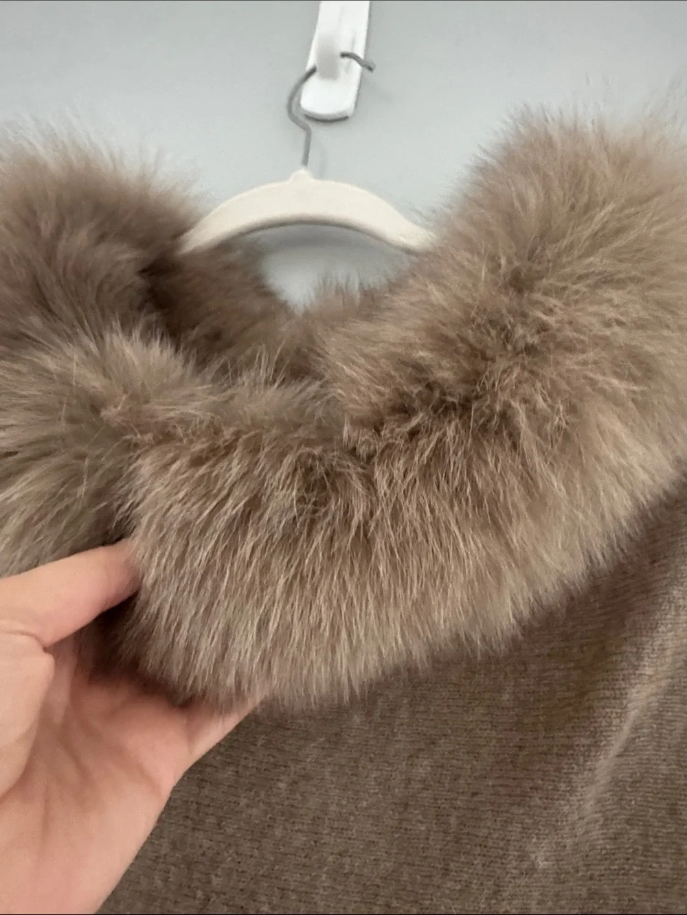 NWT Alashan 100% Cashmere LUXE Windchill Fox Trim Topper